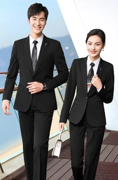 人們選擇西服定制的原因有很多，以下是一些可能的原因：